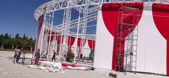 和记APP官网-新疆喀什马戏团膜结构表演馆进入装膜阶段